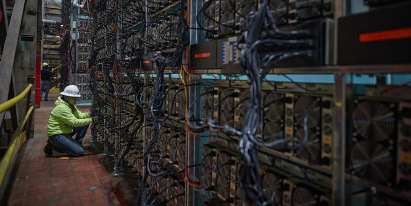 Pelombong Bitcoin Memperoleh Pendapatan USD $412.5 juta Pada Bulan April
